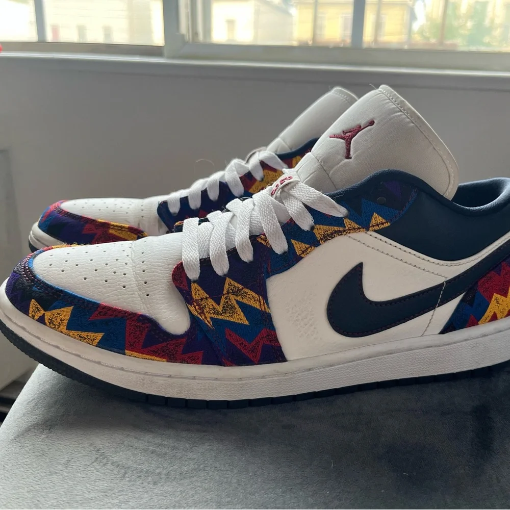 AirJordan 1 Low
Nothing But Net - Picture 2 of 6